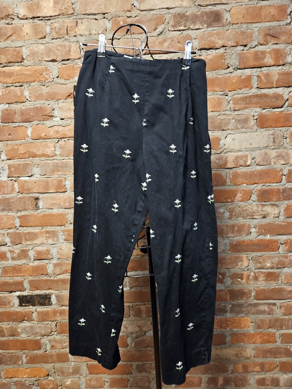Pendleton Black Cropped Pants with Small Green Palm Motif